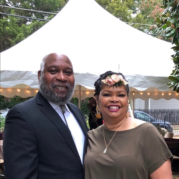 Meet your Posher, Diana - Picture 1 of 2